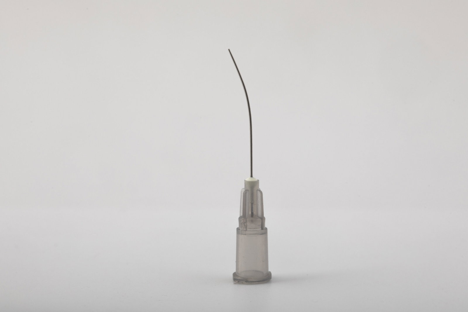 496645Hydrodissector-Cannula-Curved-scaled