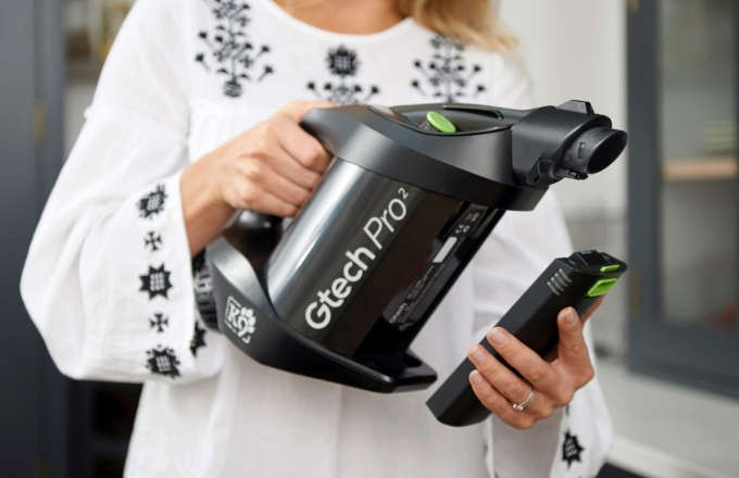 Akku auswechseln ist einfach und schnell erledigt beim Gtech Pro Bag 2 K9 Staubsauger