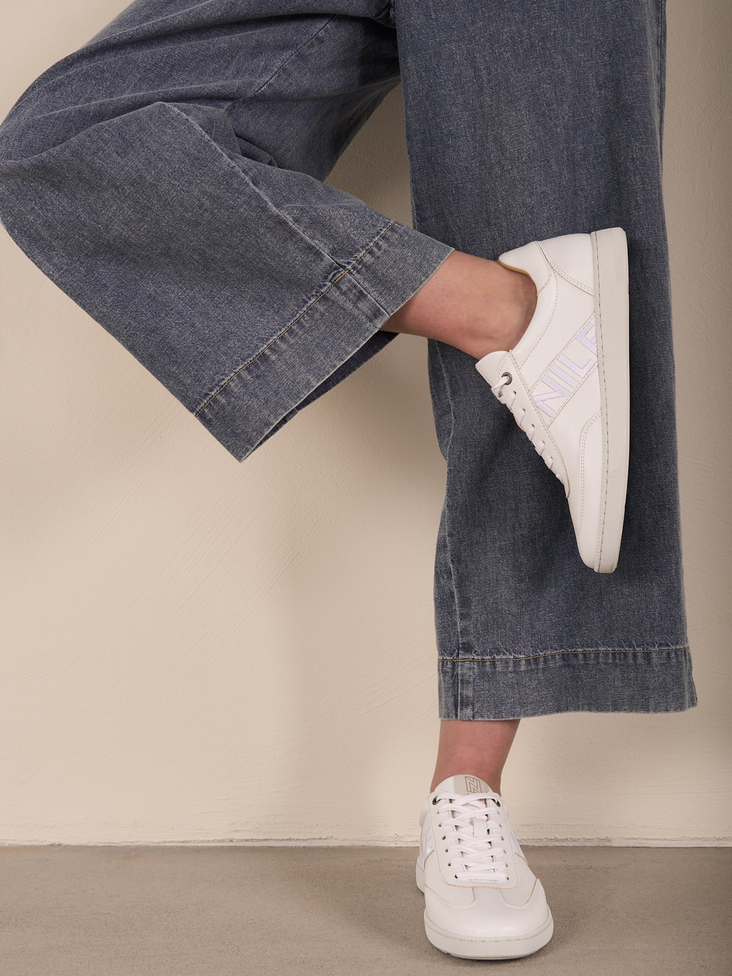 Sneaker N84