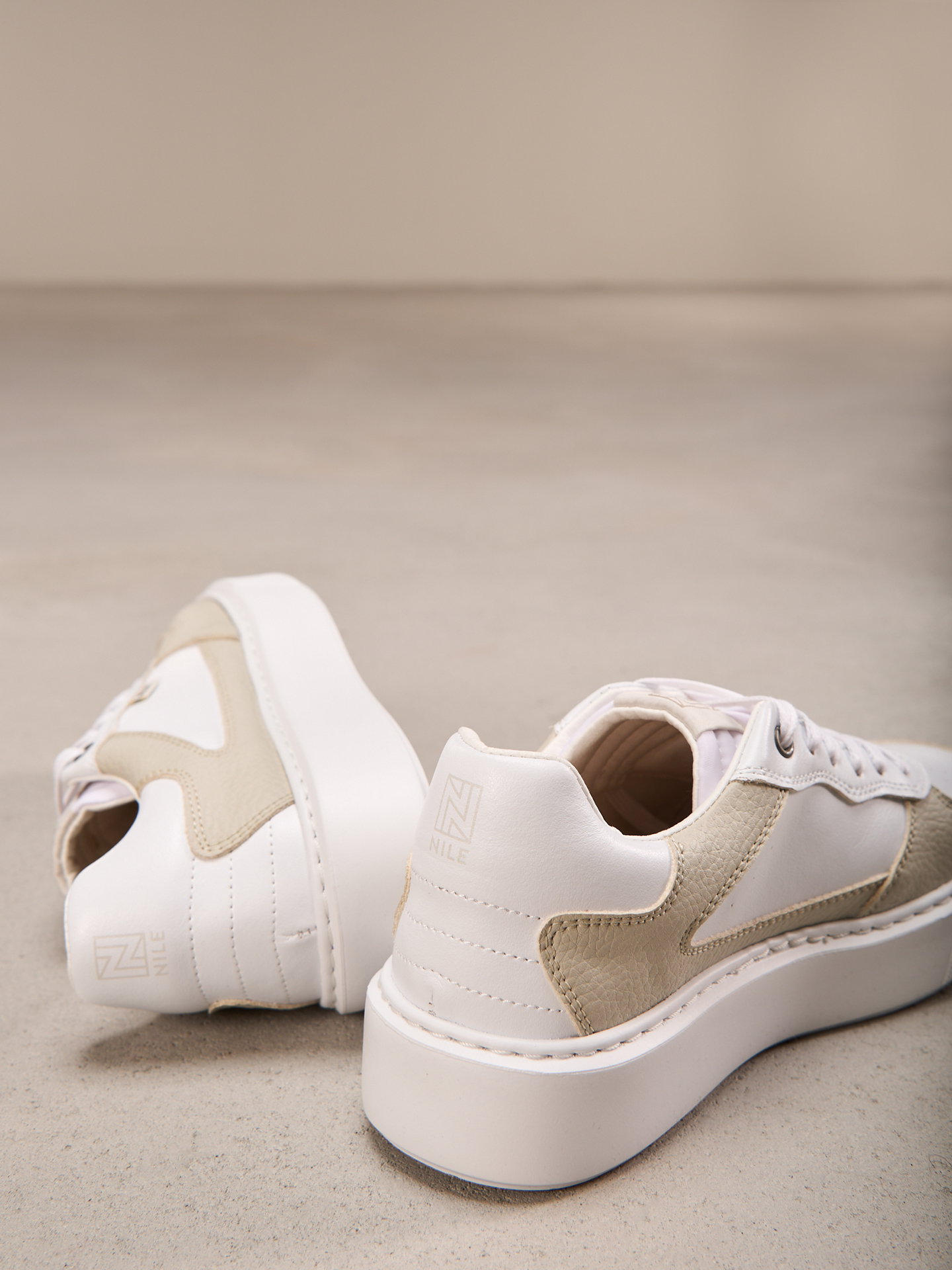 Sneaker N86