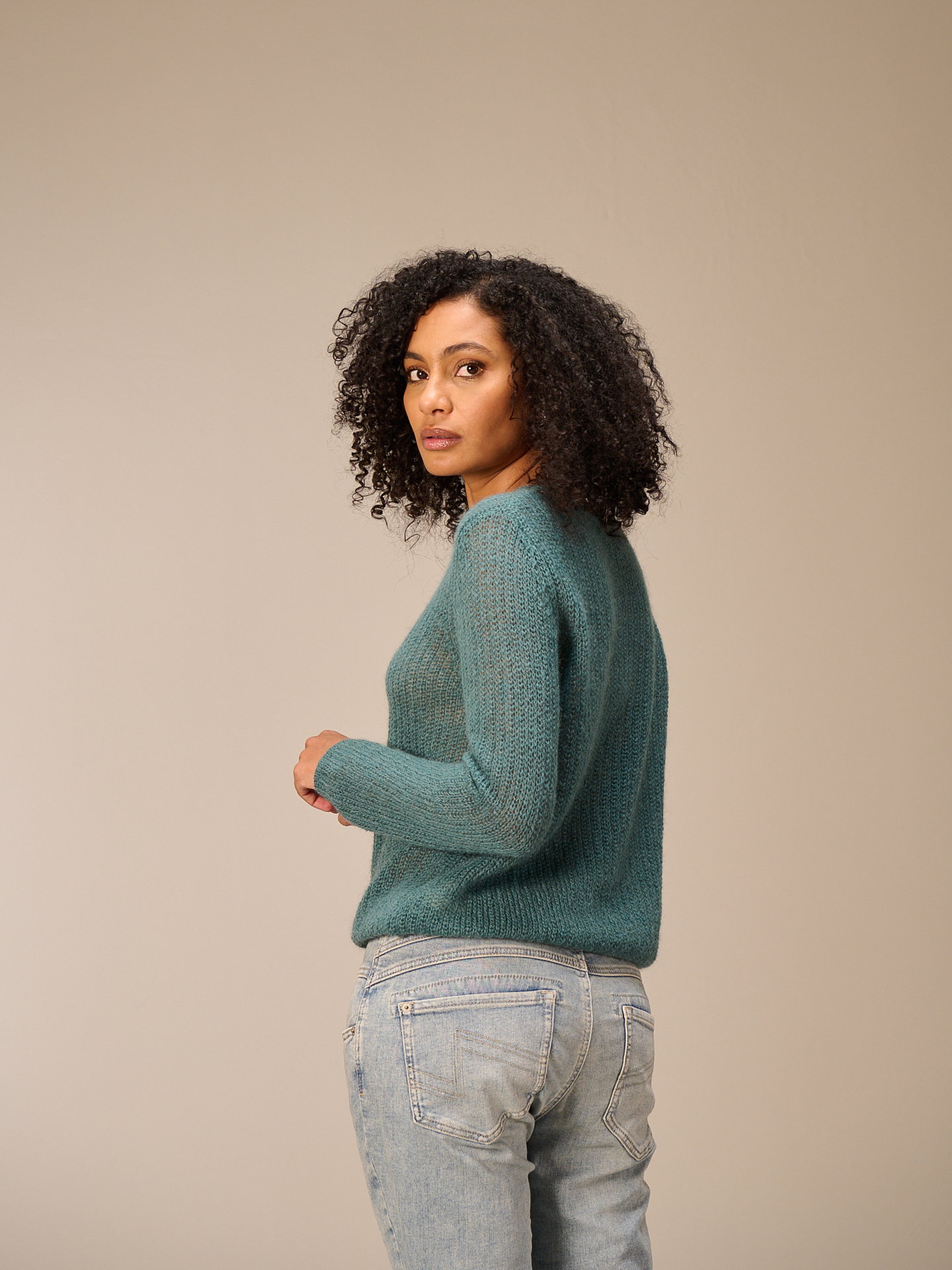 Pullover locker gestrickt