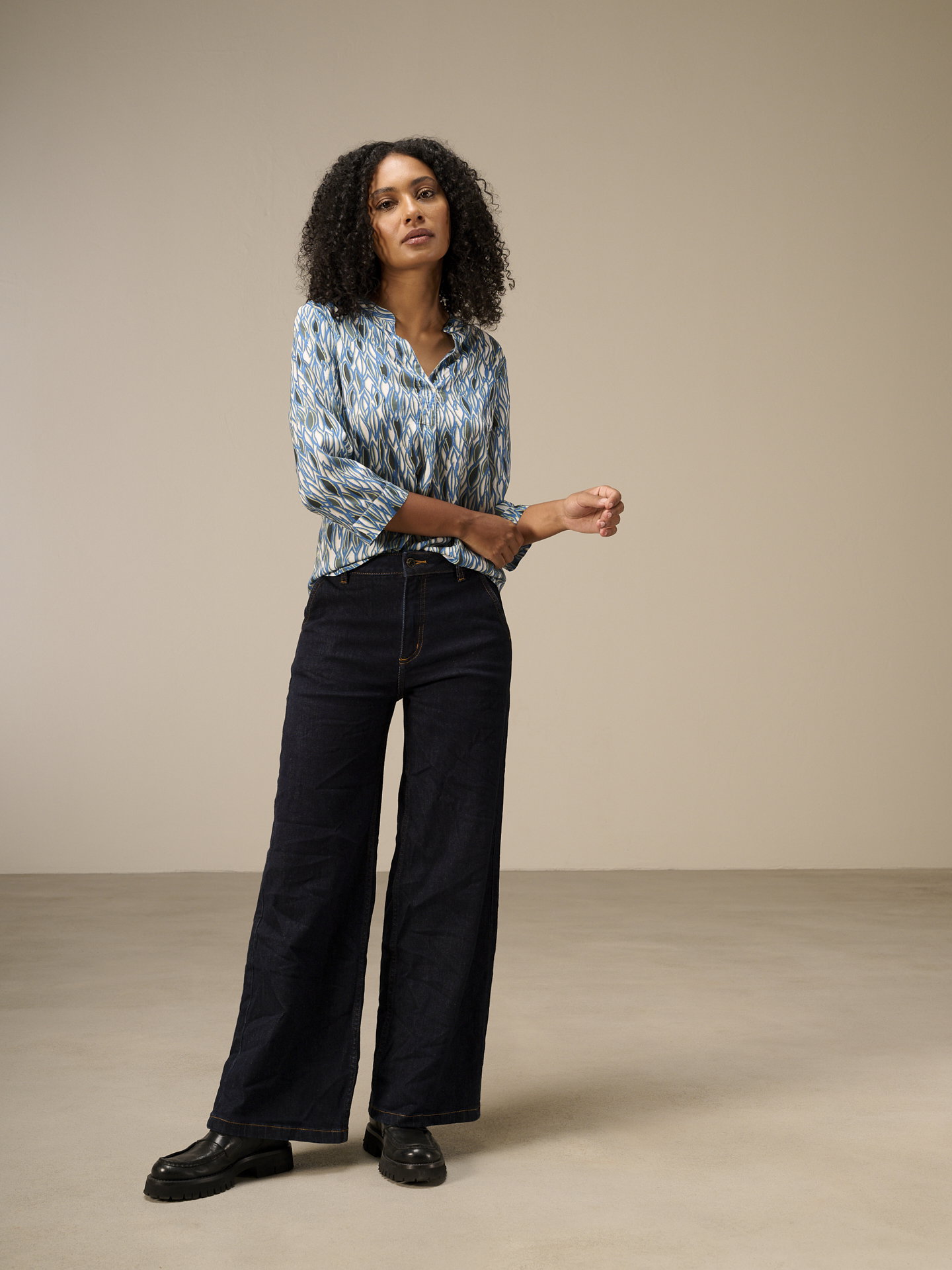 Bluse mit Stehkragen