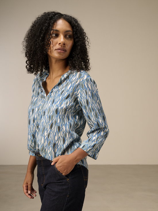 Bluse mit Stehkragen