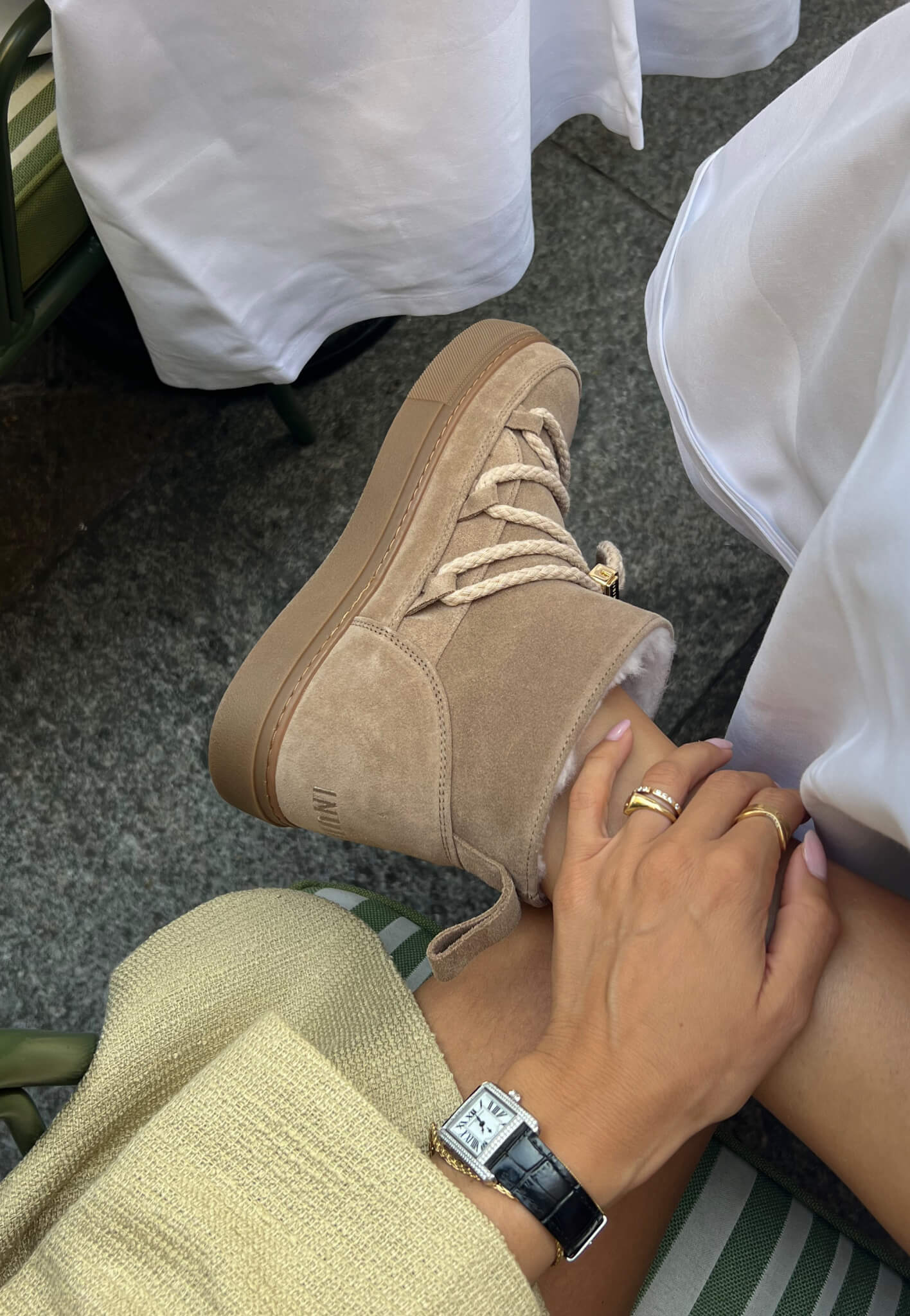 Classic Low — Beige